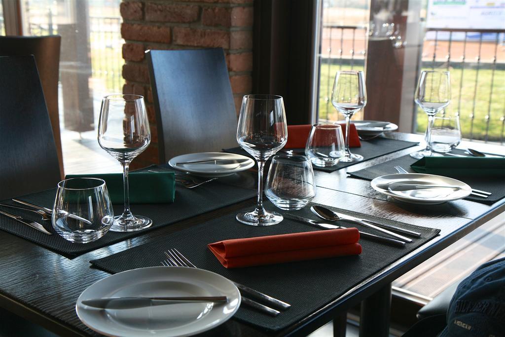 Rooms & Restaurace Na Jitrach Semice Exterior foto